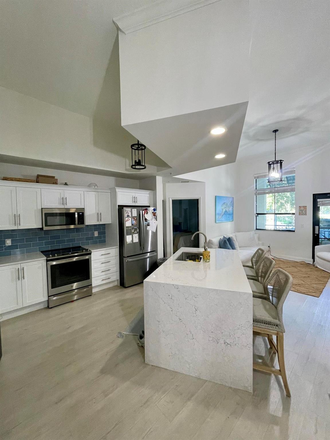 600 S Dixie Hwy #123