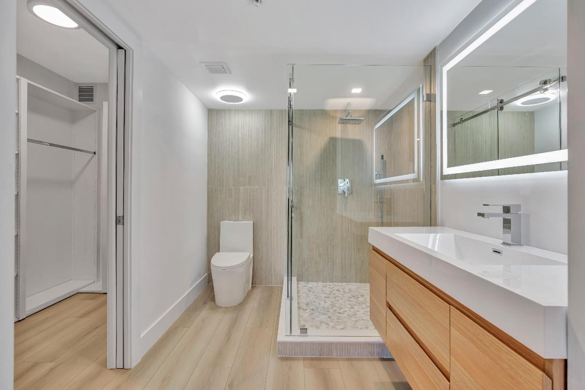 501 Seafarer #204 Jupiter, FL 33477