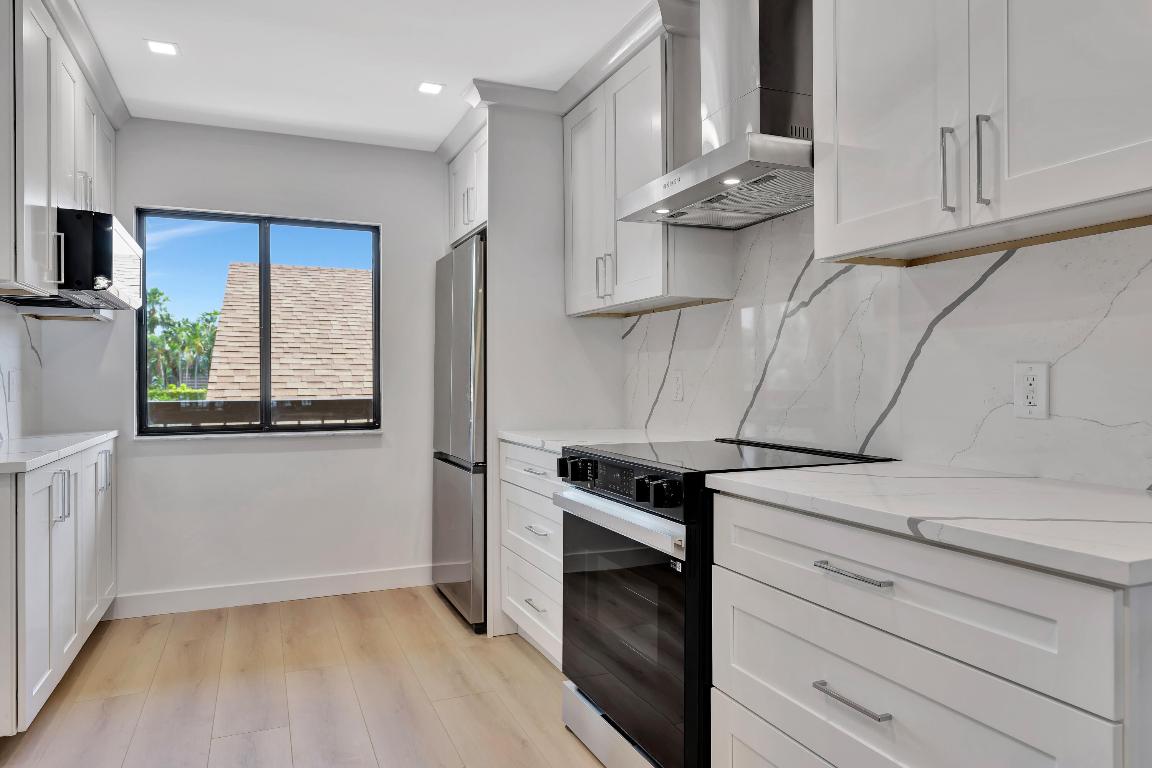 501 Seafarer #204 Jupiter, FL 33477