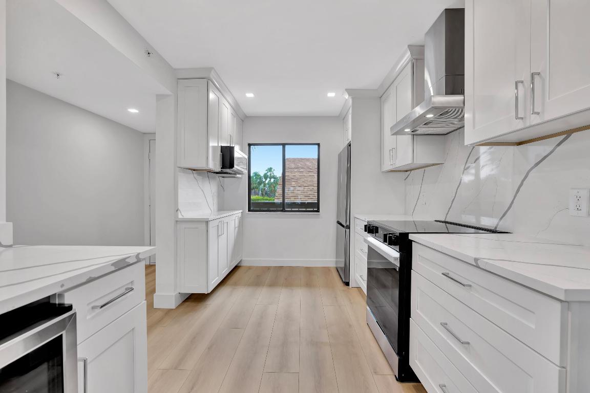 501 Seafarer #204 Jupiter, FL 33477