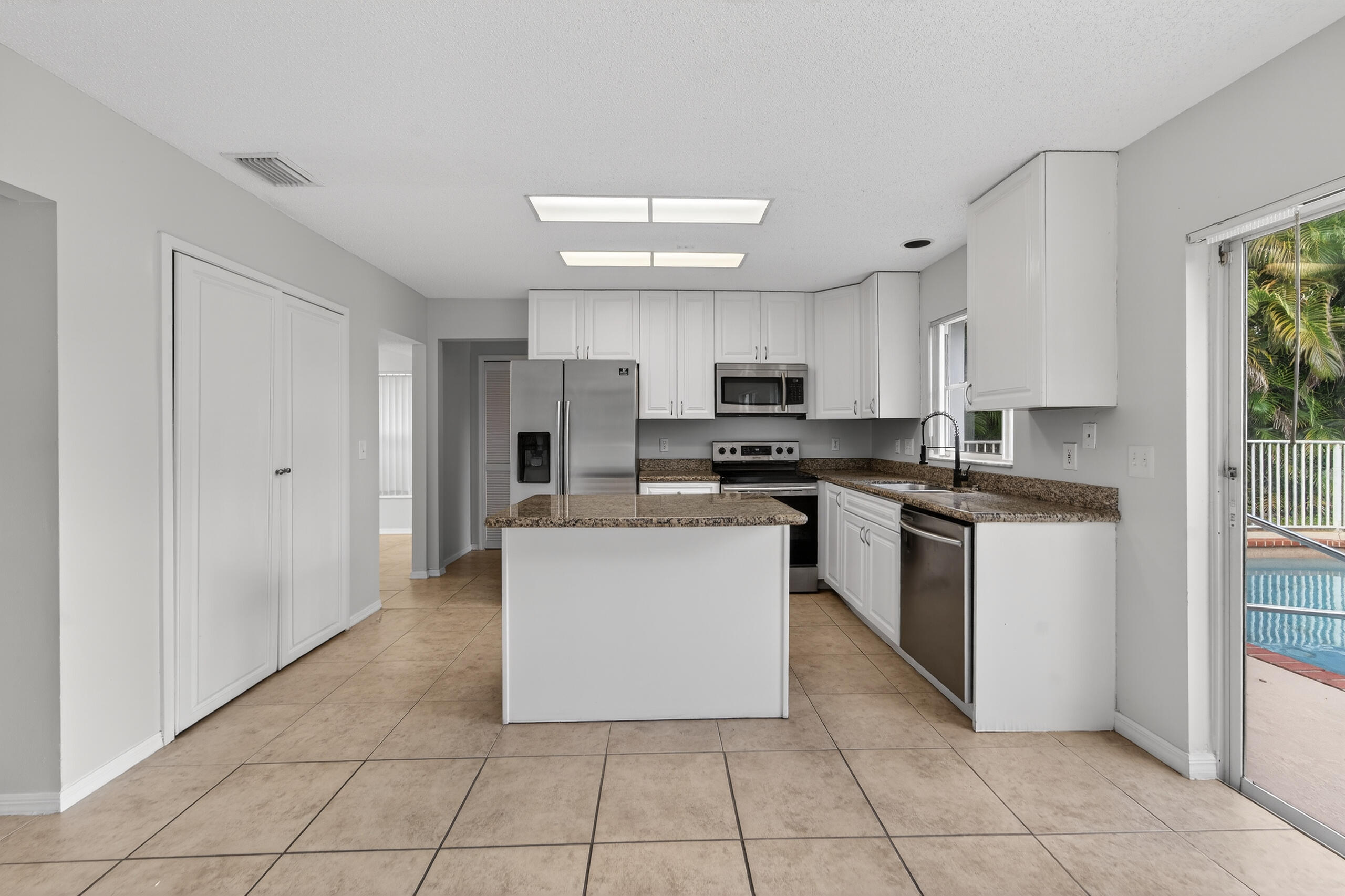 2698 Linkside Dr Wellington, FL 33414