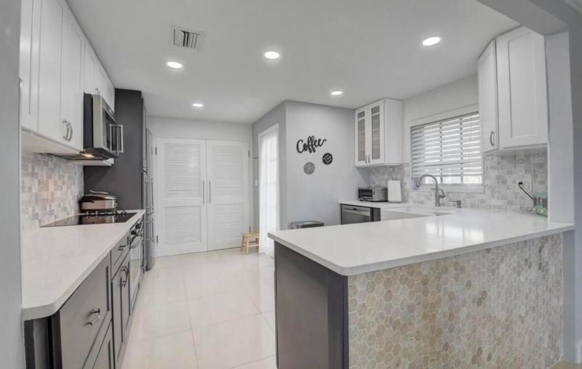 1299 S Ocean #L5 Boca Raton, FL 33432