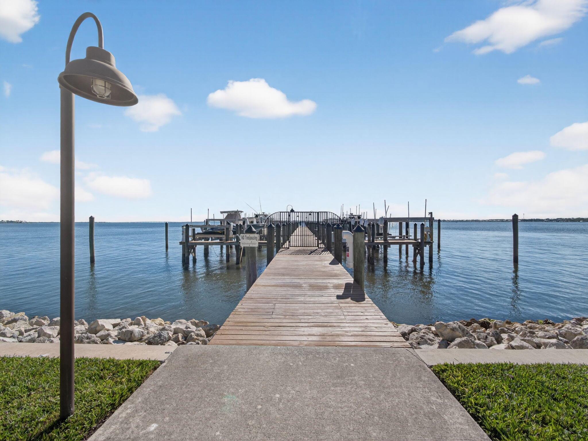 3961 NE Breakwater Dr Jensen Beach, FL 34957