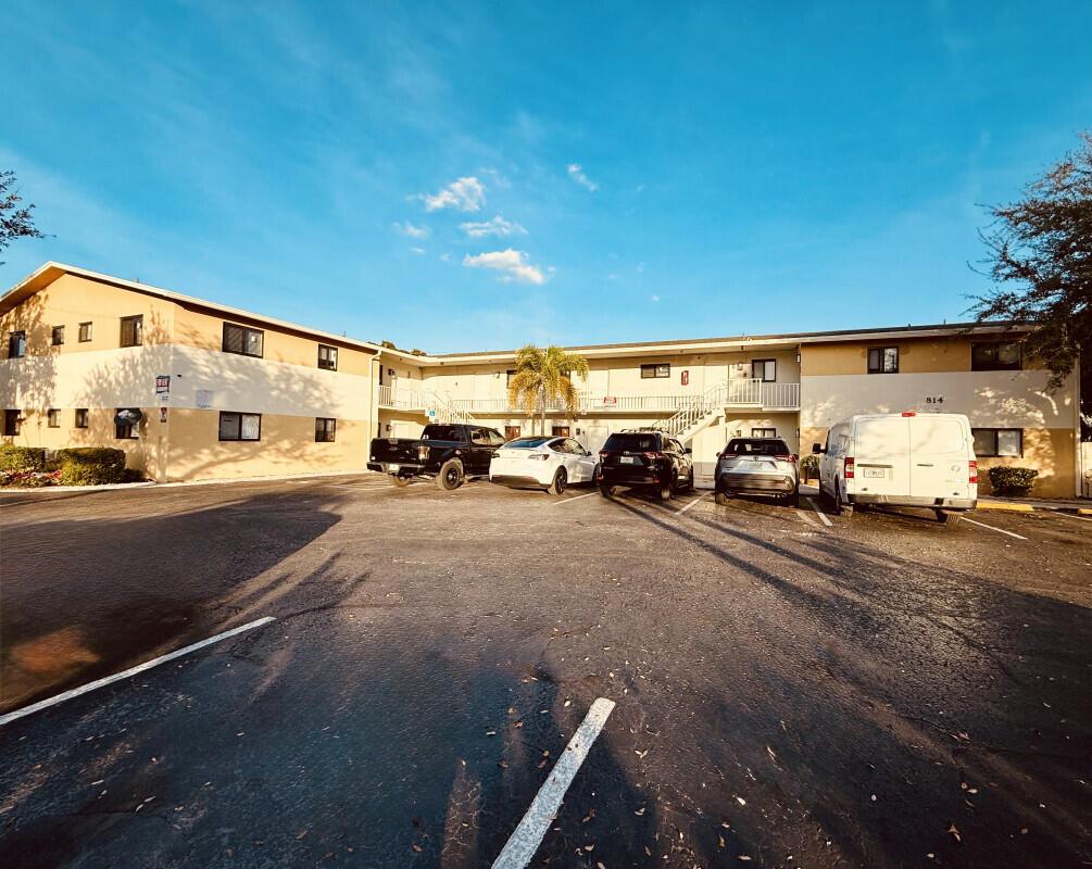 814 N G St #1