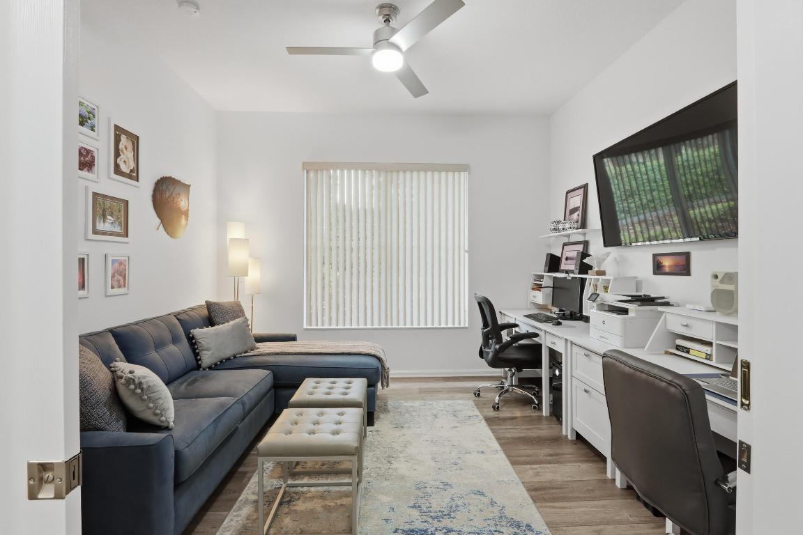 8752 Palm Riv Lake Worth, FL 33467