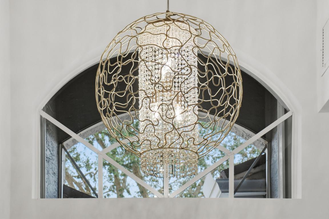 8752 Palm Riv Lake Worth, FL 33467