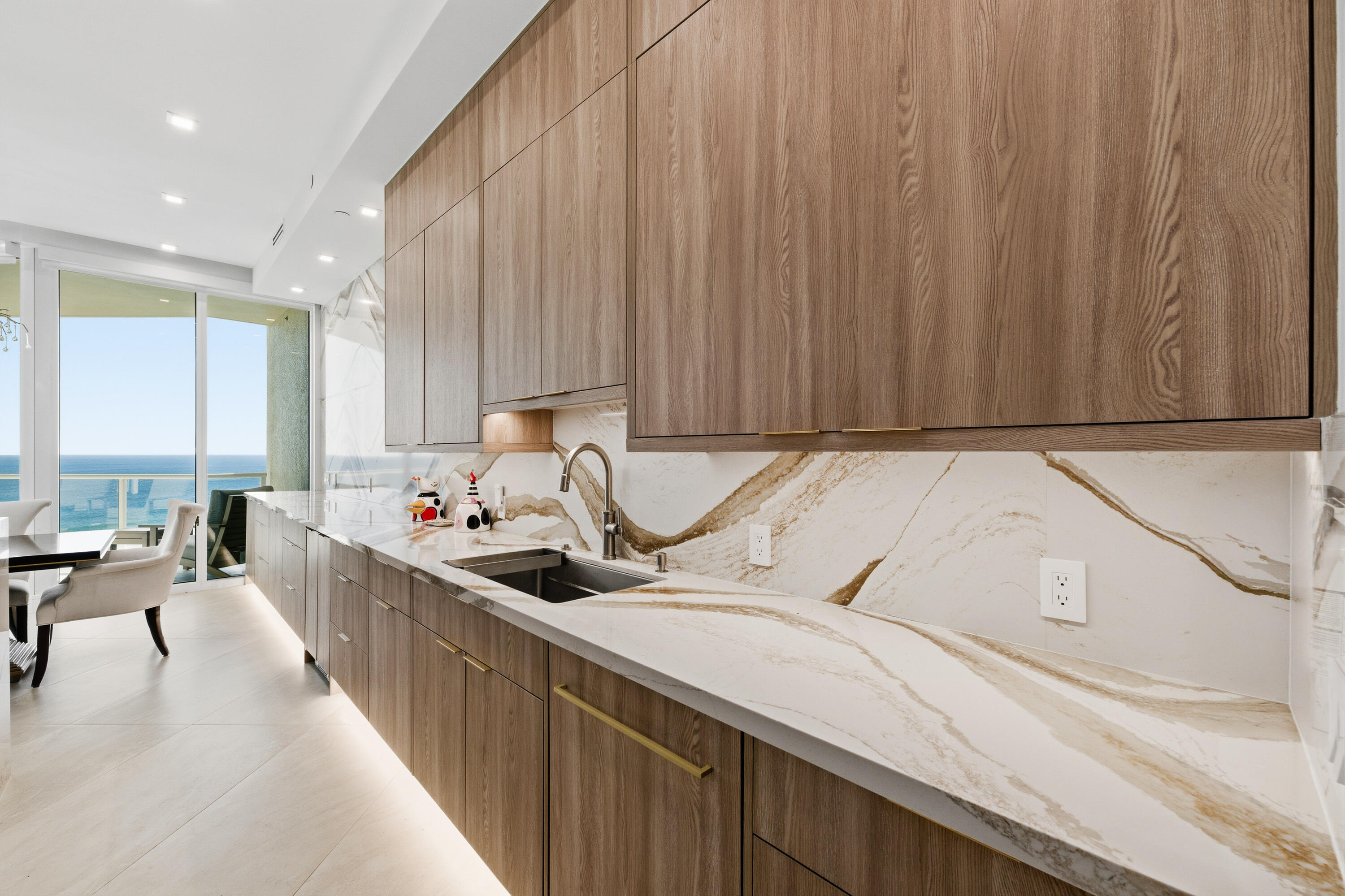 1063 Hillsboro Mile #807 Hillsboro Beach, FL 33062