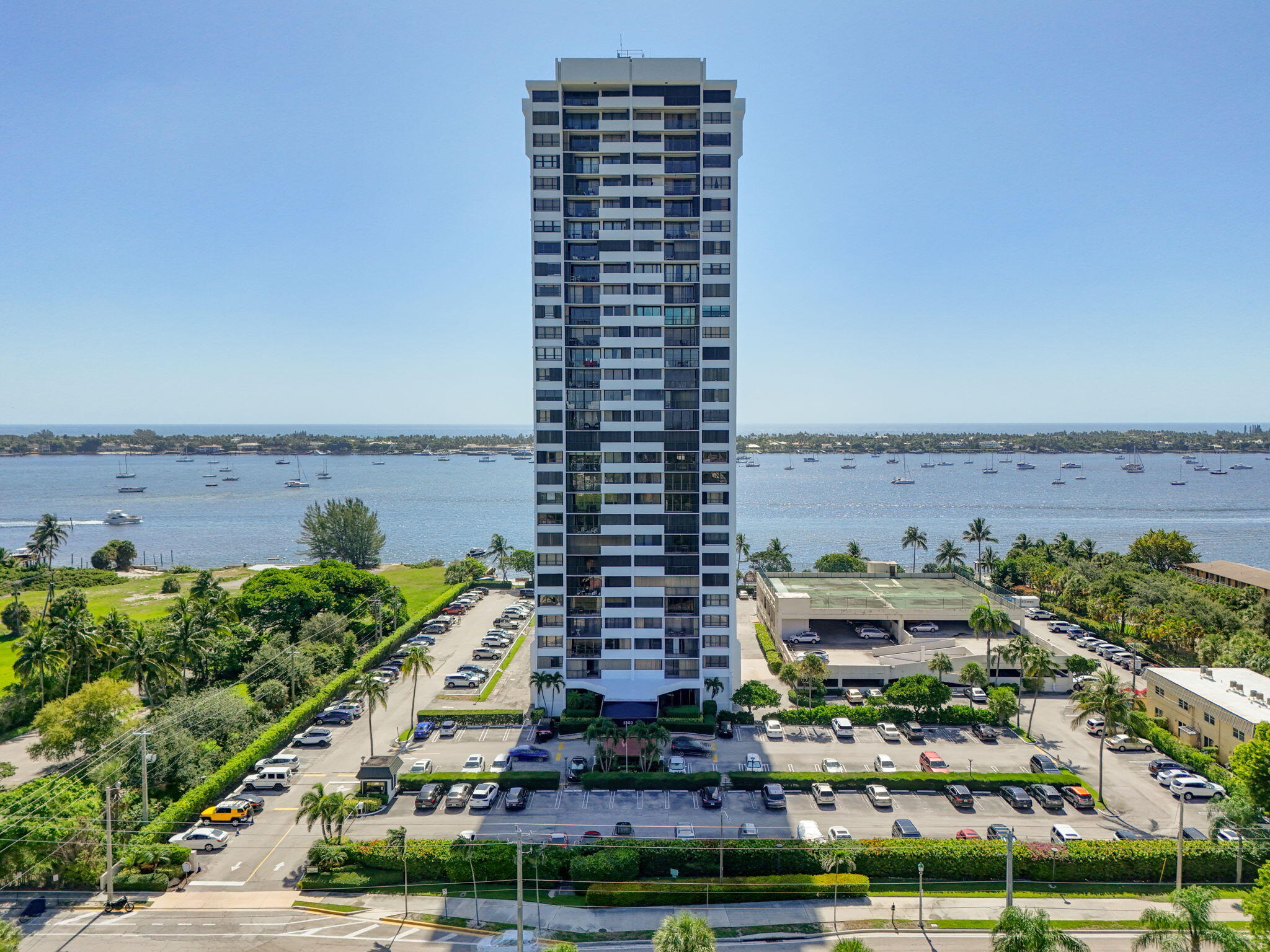 5600 N Flagler #2703