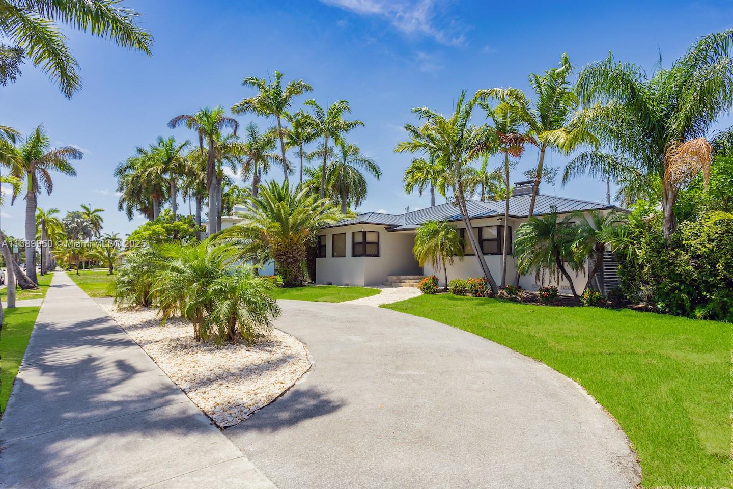 801 Harrison St Hollywood, FL 33019