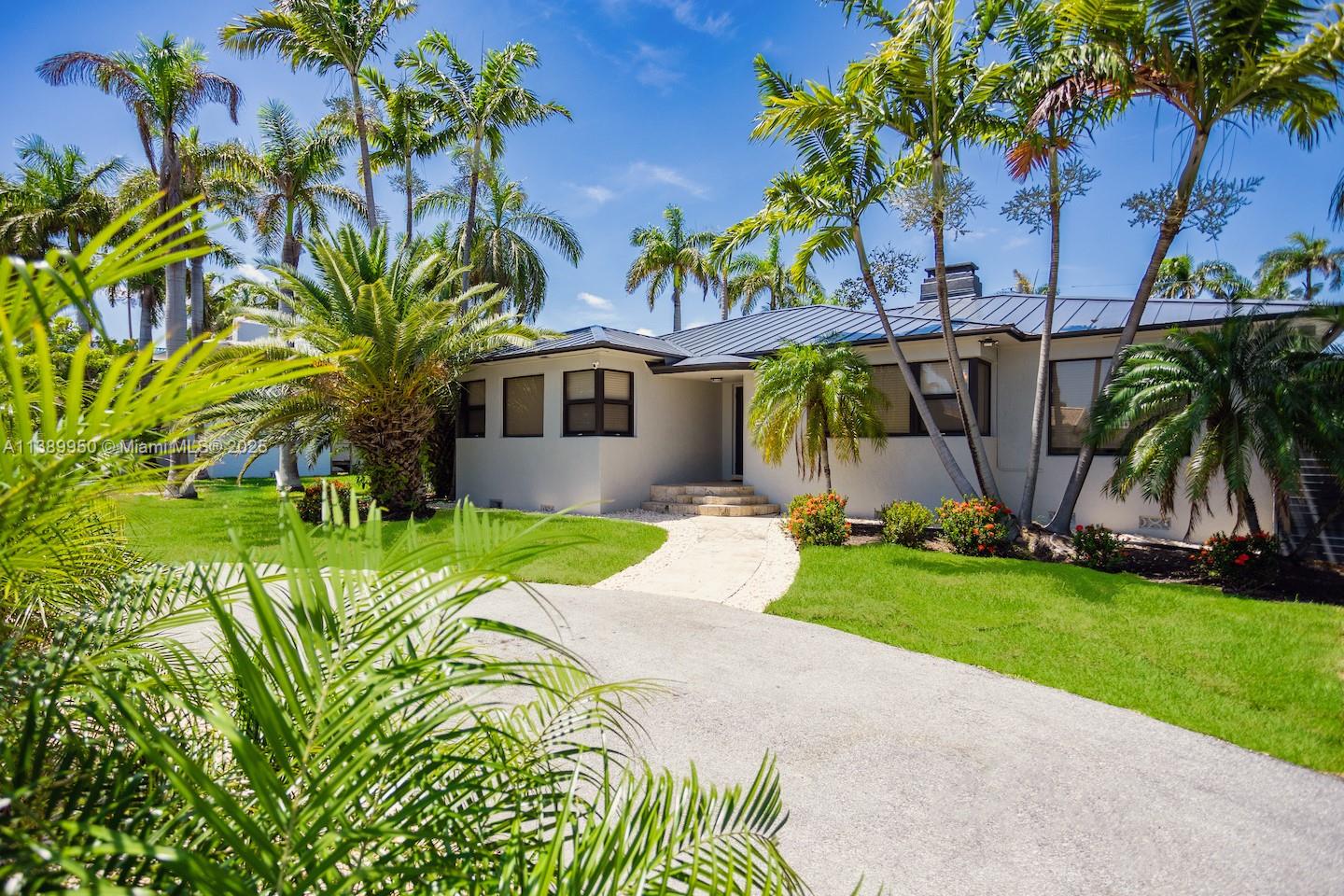 801 Harrison St Hollywood, FL 33019