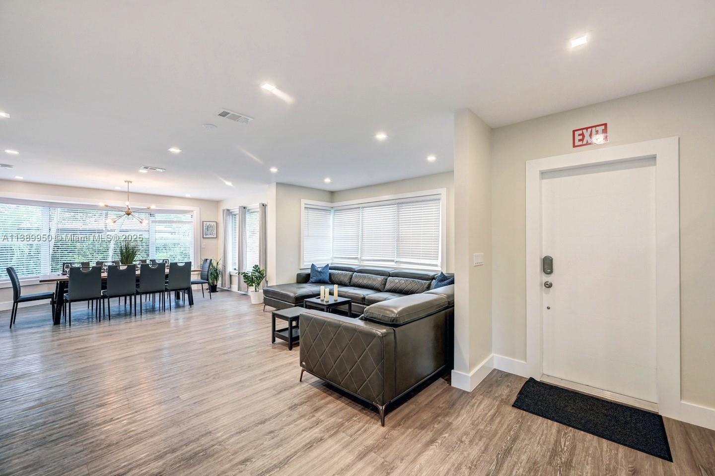 801 Harrison St Hollywood, FL 33019