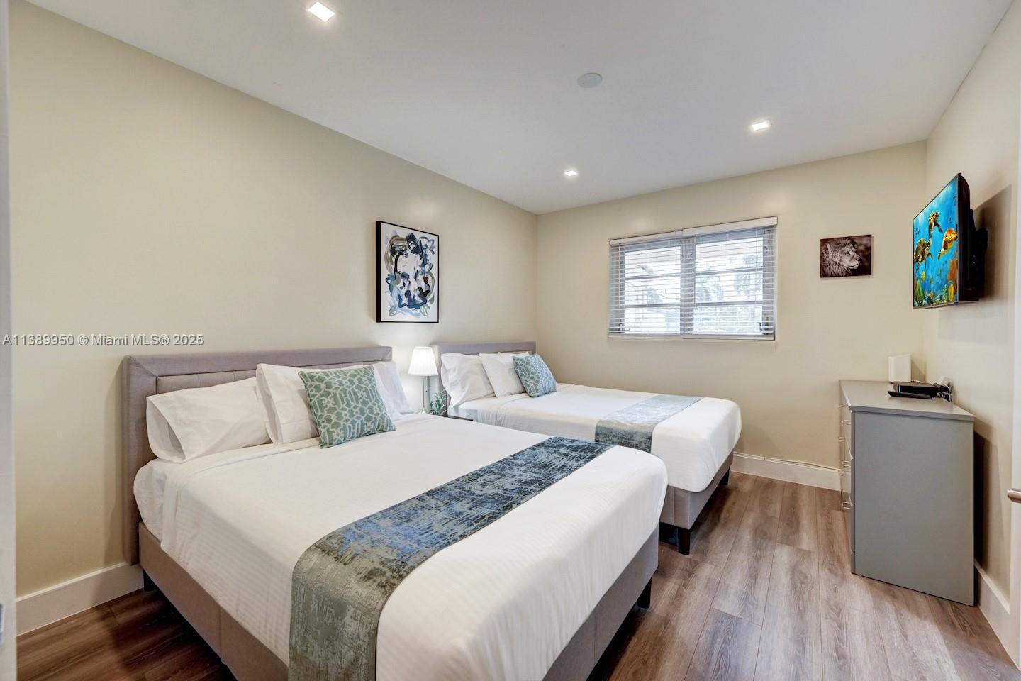 801 Harrison St Hollywood, FL 33019