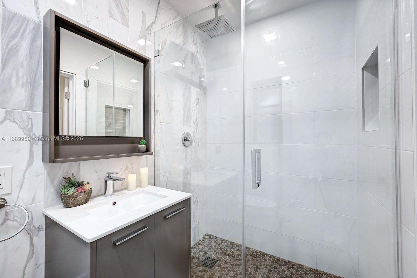 801 Harrison St Hollywood, FL 33019