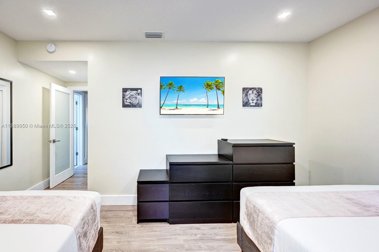 801 Harrison St Hollywood, FL 33019