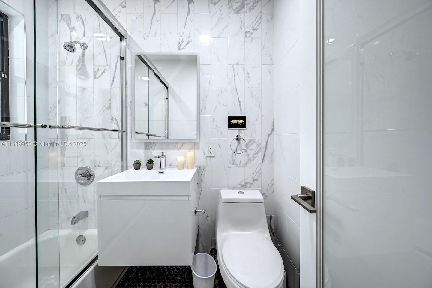 801 Harrison St Hollywood, FL 33019