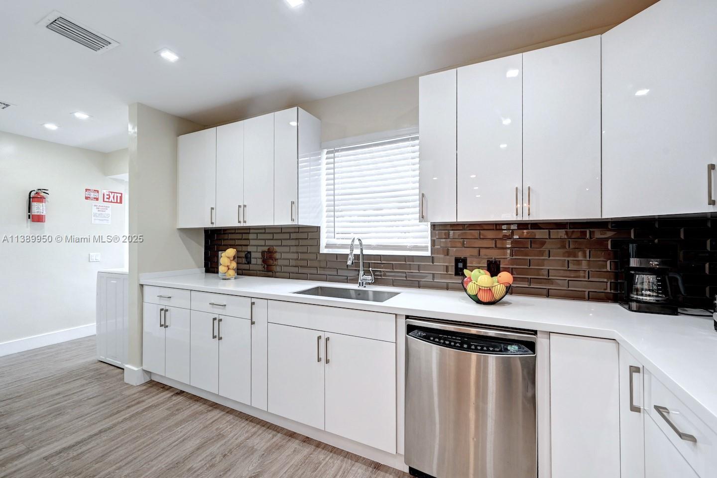 801 Harrison St Hollywood, FL 33019