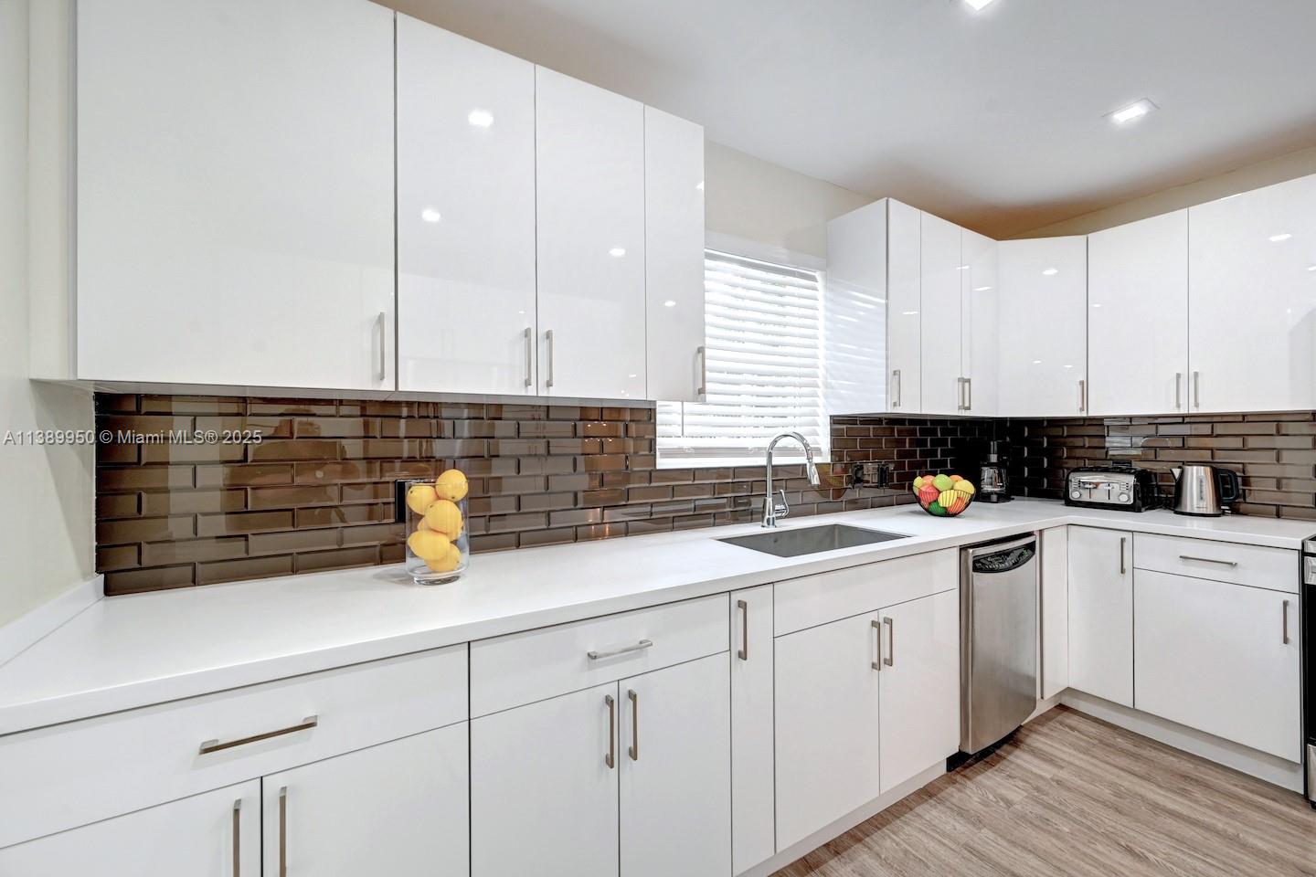 801 Harrison St Hollywood, FL 33019