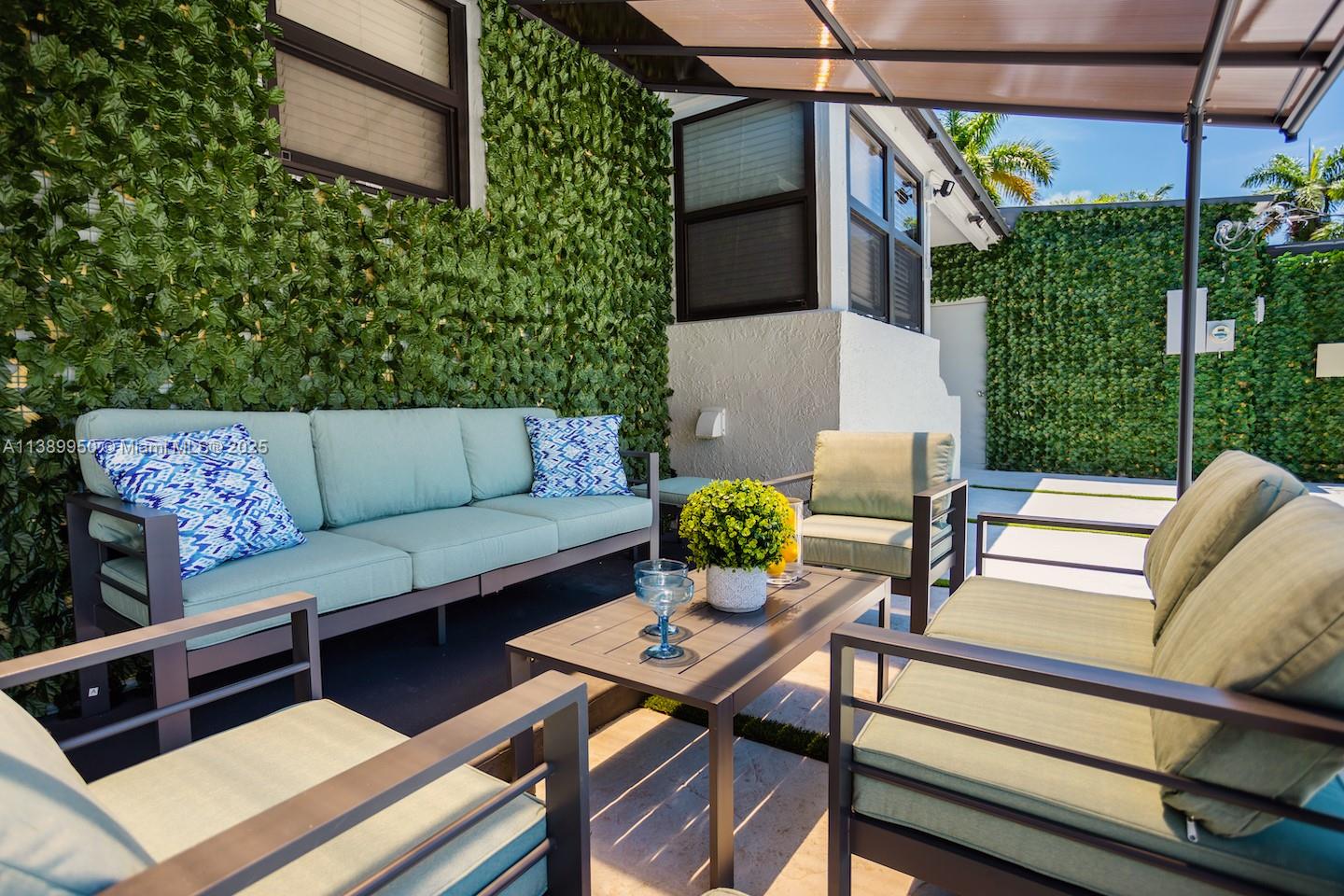 801 Harrison St Hollywood, FL 33019