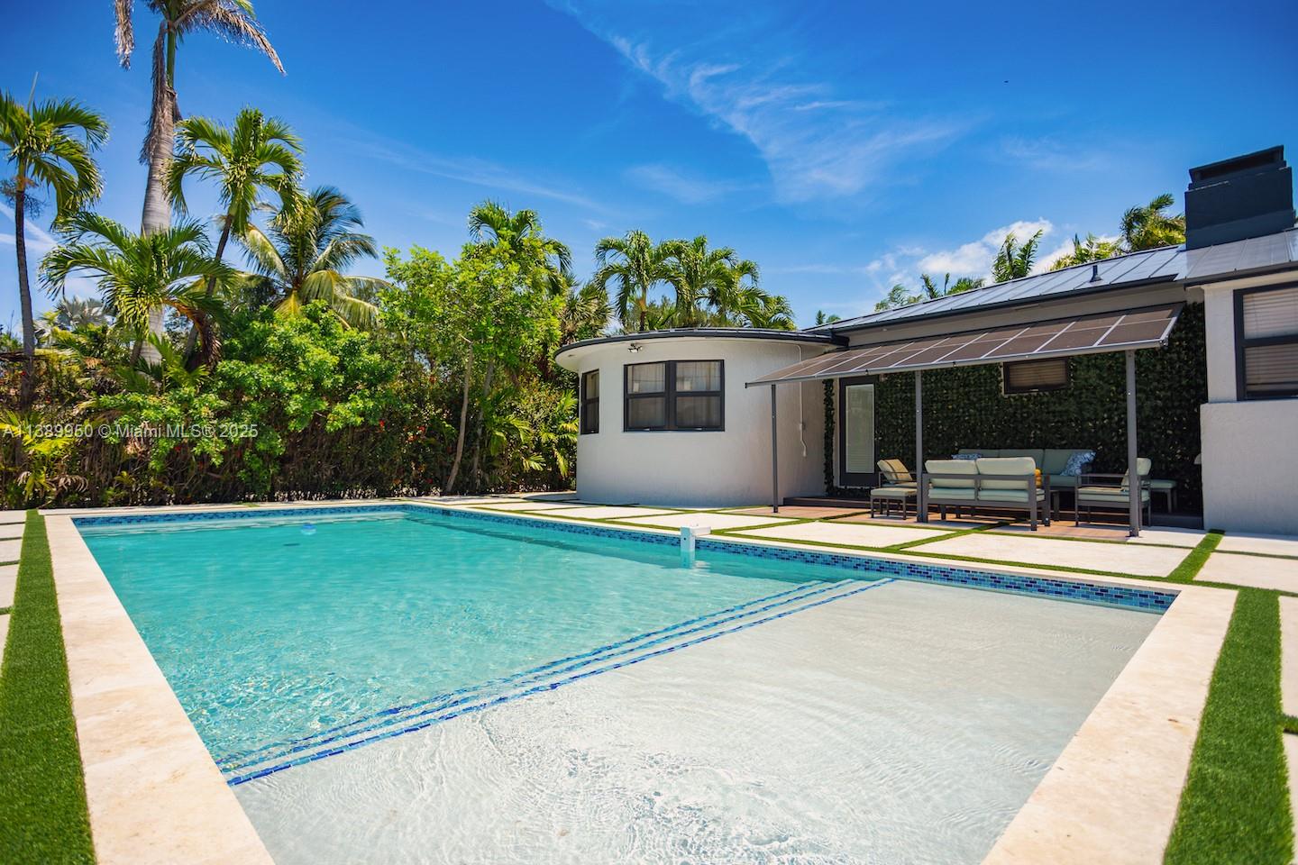 801 Harrison St Hollywood, FL 33019