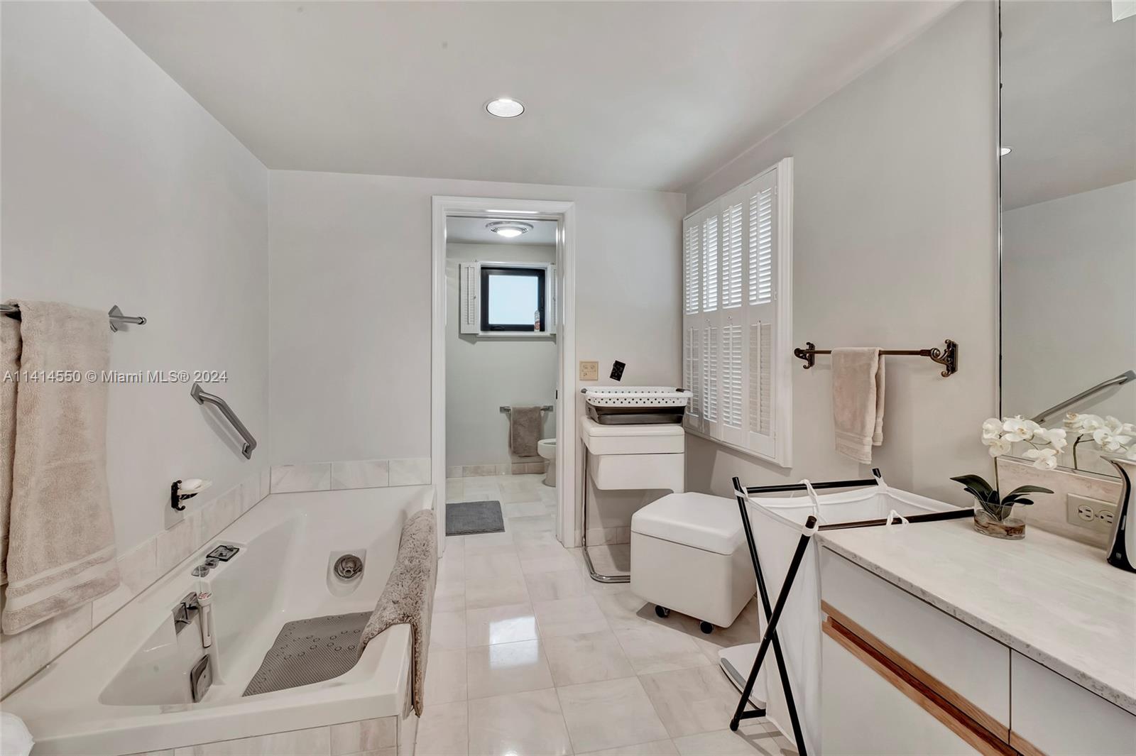 4716 University Dr Coral Gables, FL 33146