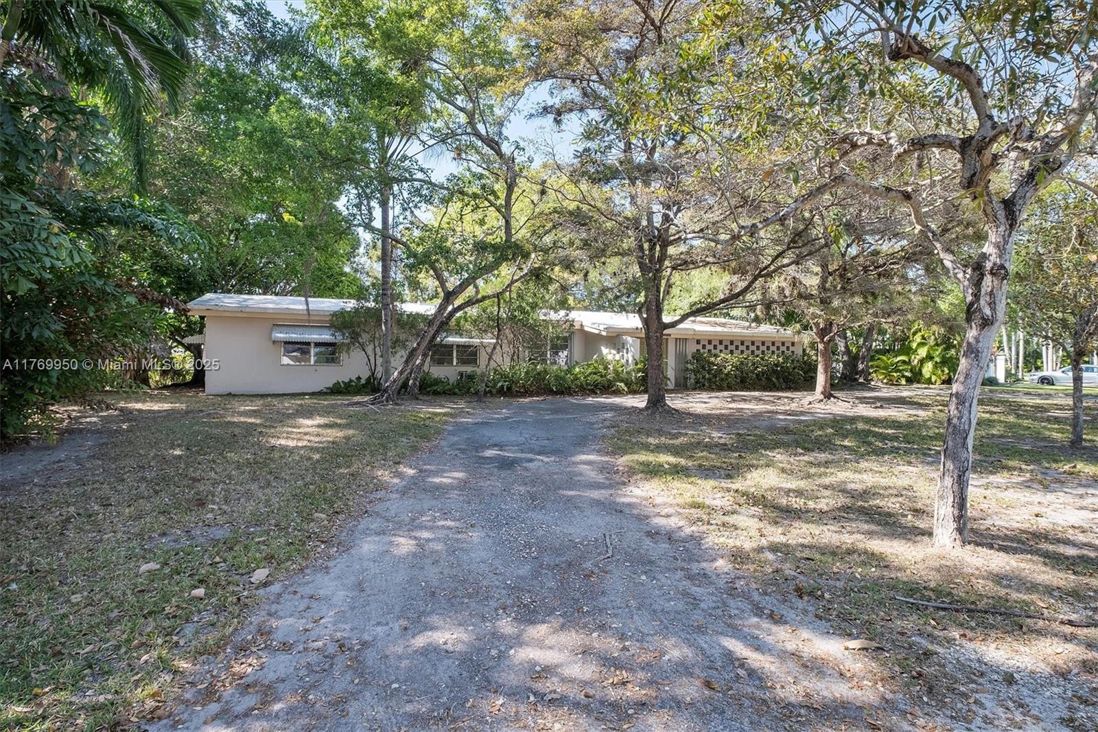 11600 SW 69th Ct Pinecrest, FL 33156