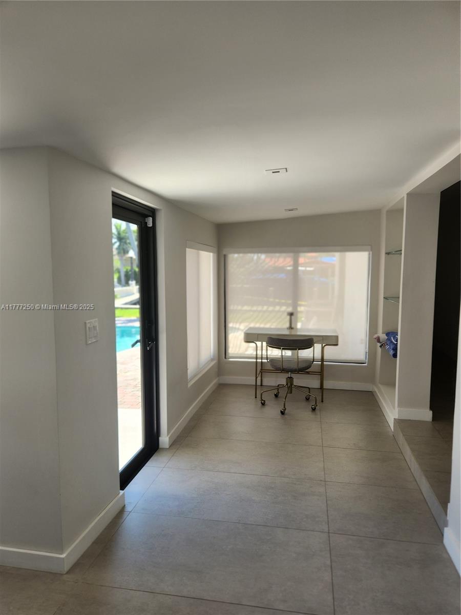 536 Hibiscus Dr Hallandale Beach, FL 33009