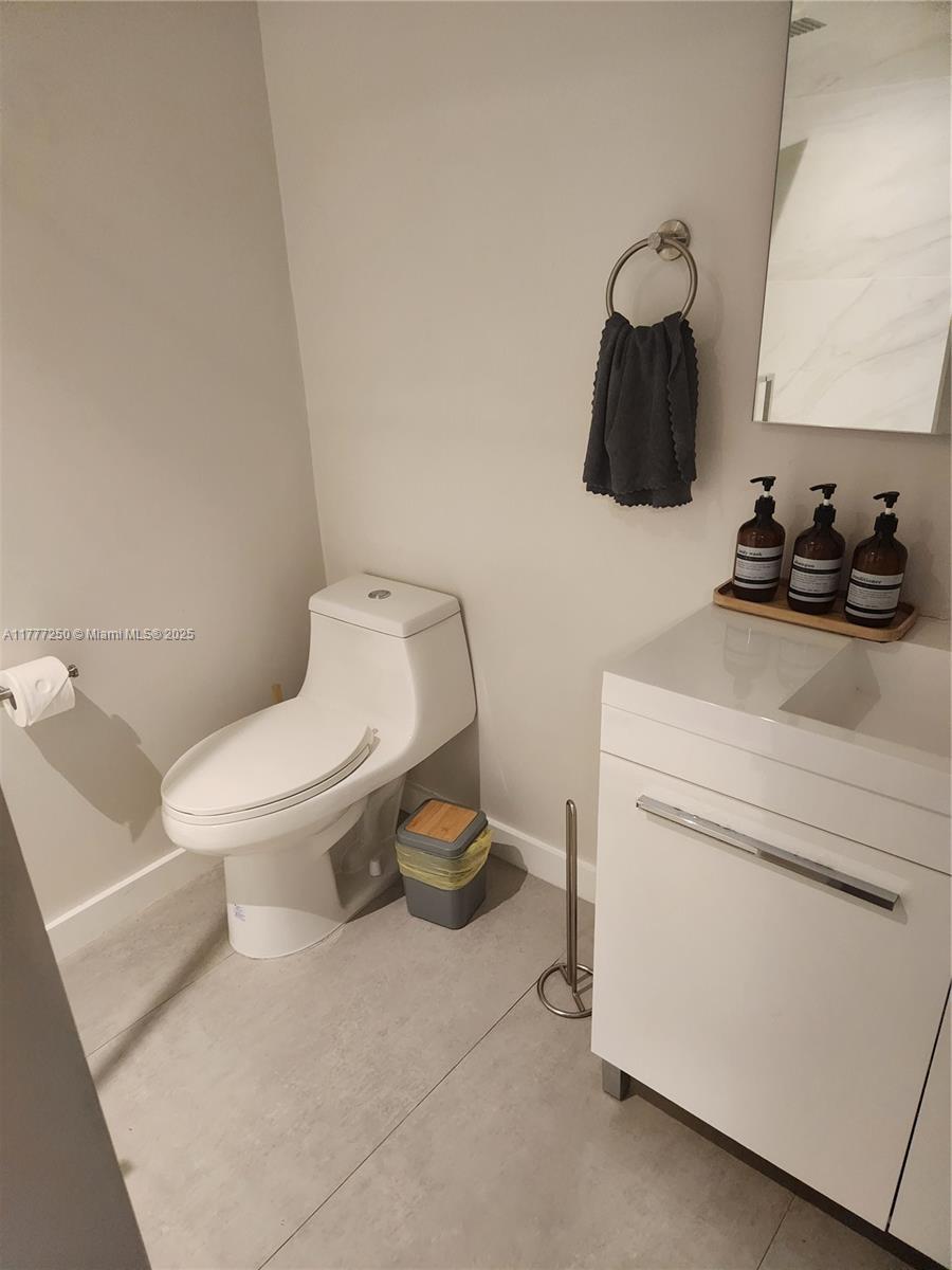 536 Hibiscus Dr Hallandale Beach, FL 33009