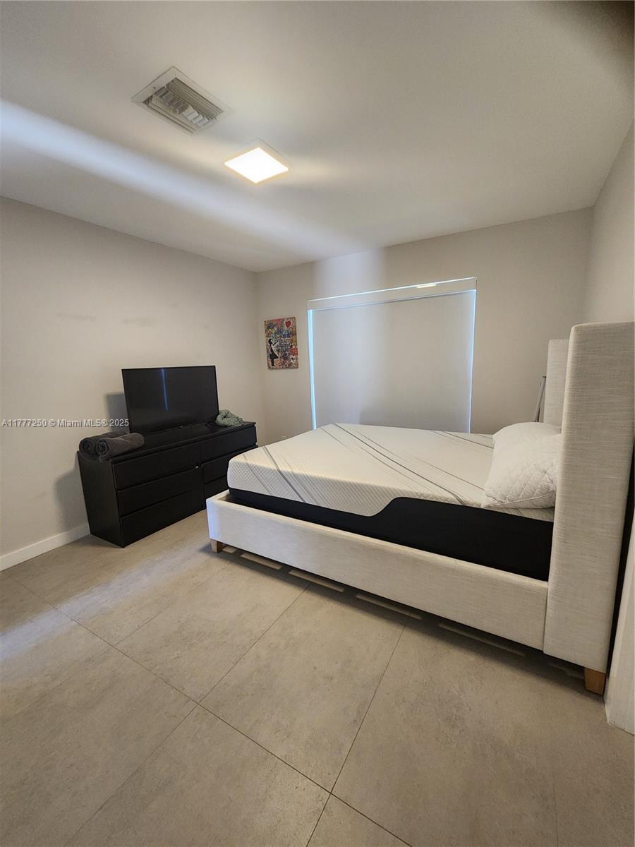 536 Hibiscus Dr Hallandale Beach, FL 33009