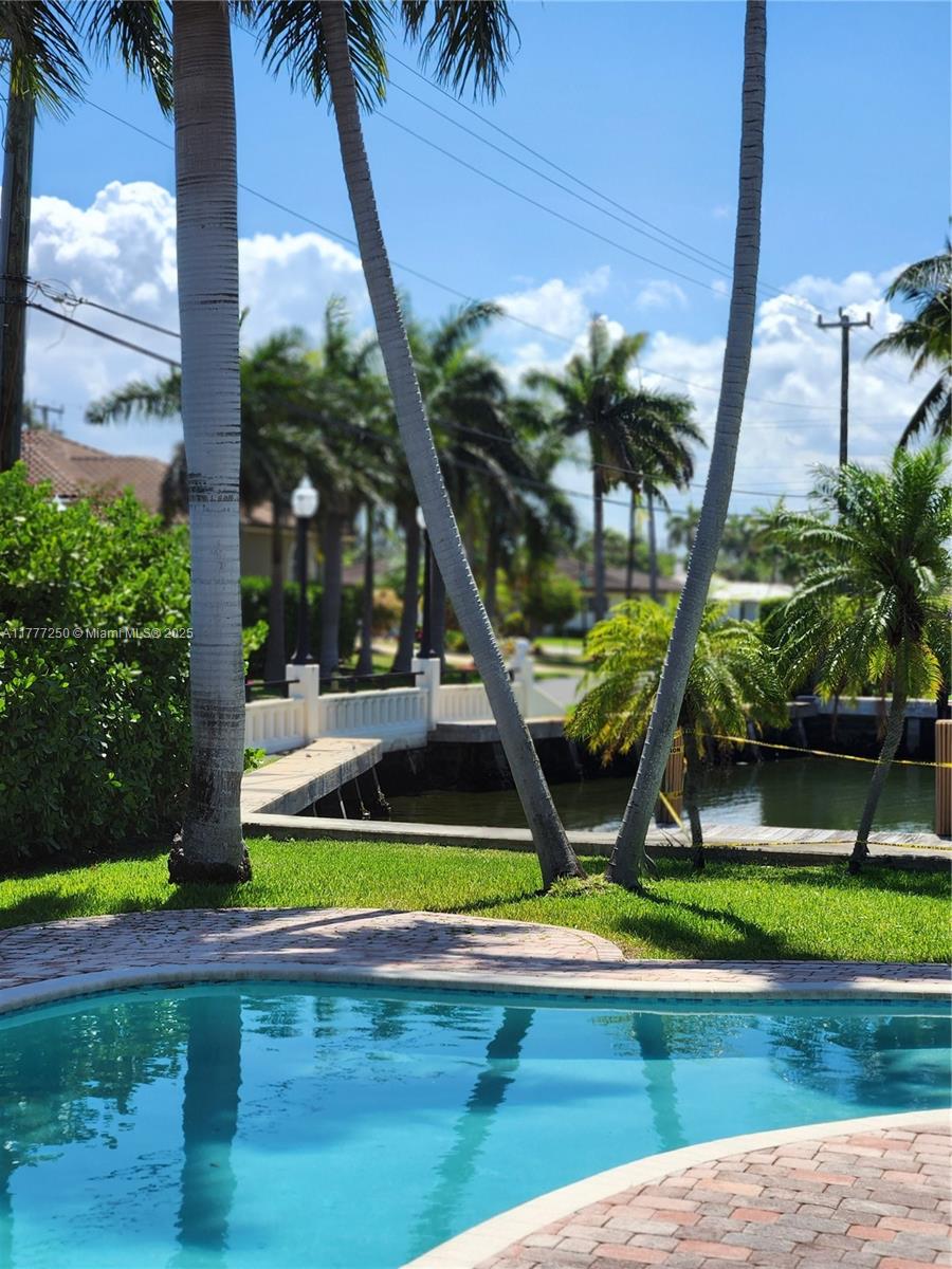 536 Hibiscus Dr,Hallandale Beach, FL 33009