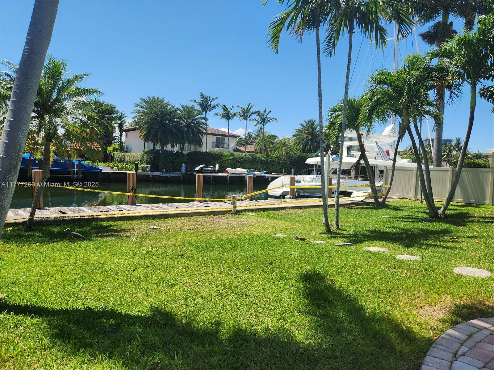 536 Hibiscus Dr Hallandale Beach, FL 33009