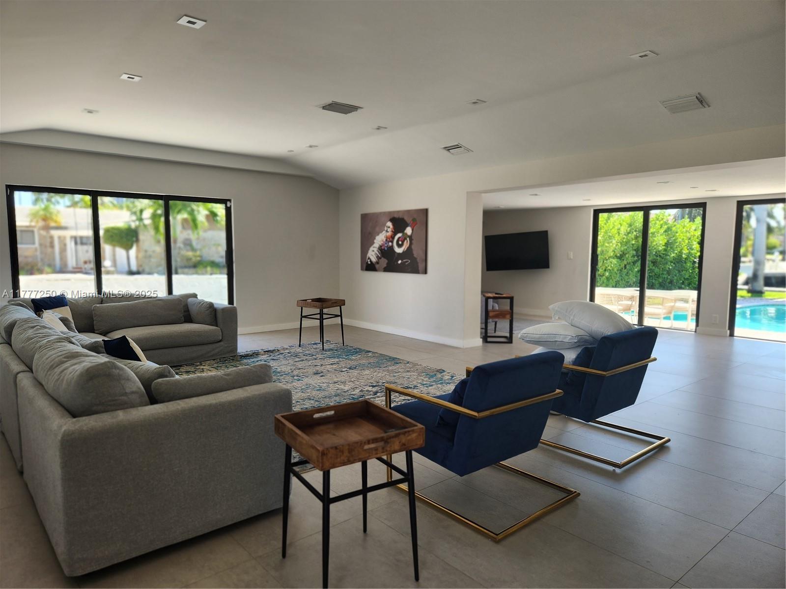 536 Hibiscus Dr Hallandale Beach, FL 33009