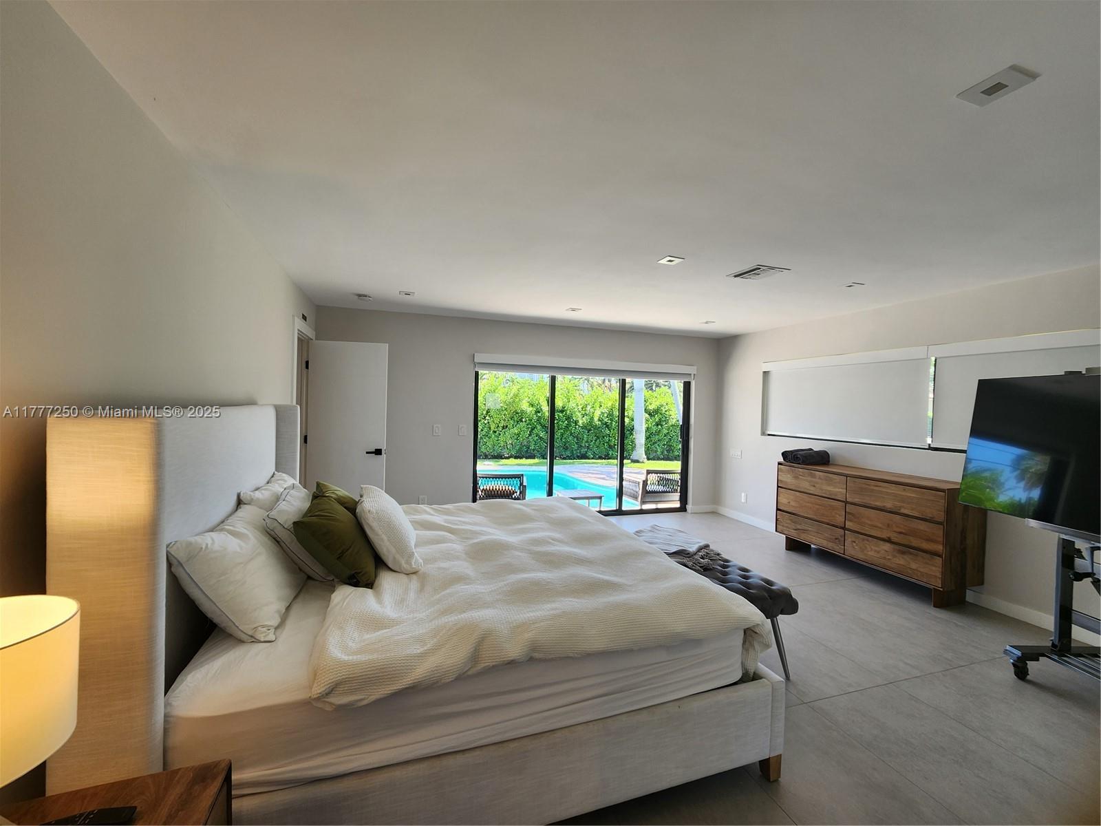 536 Hibiscus Dr Hallandale Beach, FL 33009