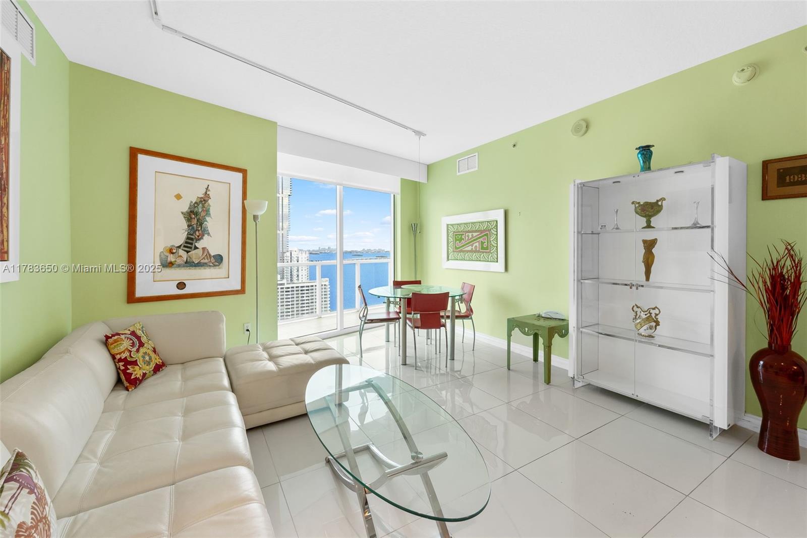 image Quantum On The Bay South93