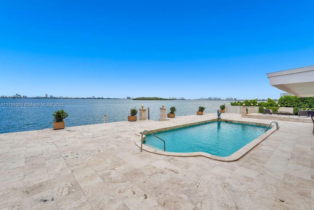 1990 NE 119th Rd North Miami, FL 33181 1990 NE 119th Rd North Miami, FL 33181