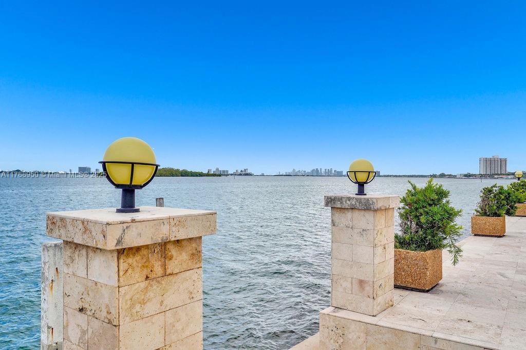 1990 NE 119th Rd North Miami, FL 33181 1990 NE 119th Rd North Miami, FL 33181