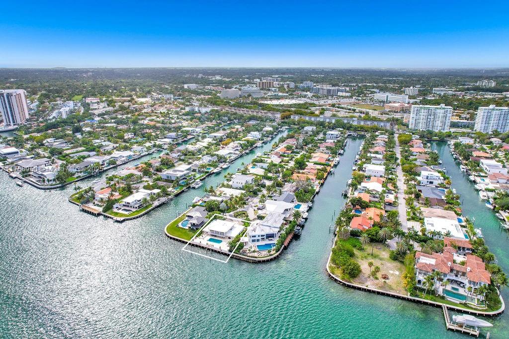 1990 NE 119th Rd North Miami, FL 33181 1990 NE 119th Rd North Miami, FL 33181