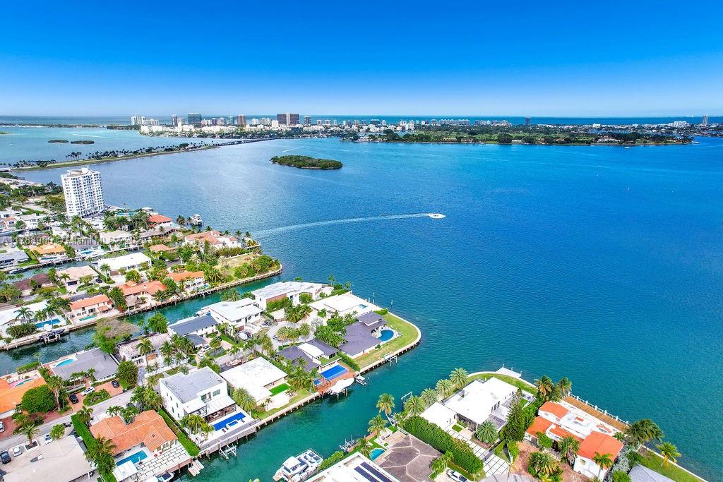 1990 NE 119th Rd North Miami, FL 33181 1990 NE 119th Rd North Miami, FL 33181