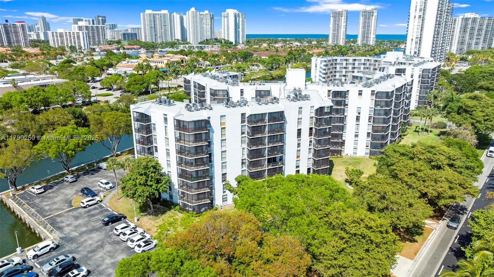 3401 N Country Clb Dr #311