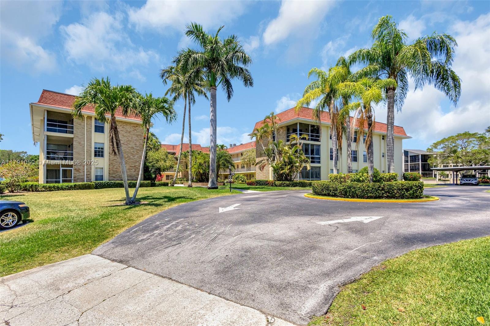 5540 Tamberlane Cir #316