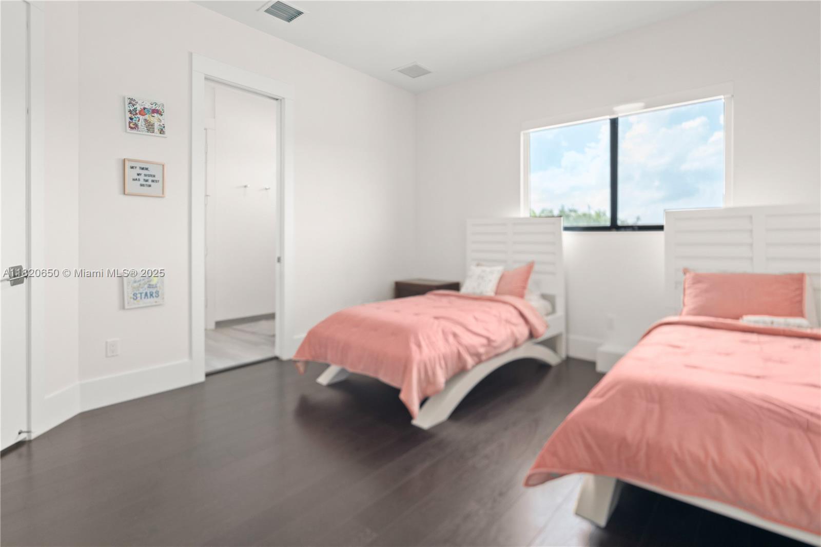 11901 NW 12th St Plantation, FL 33323