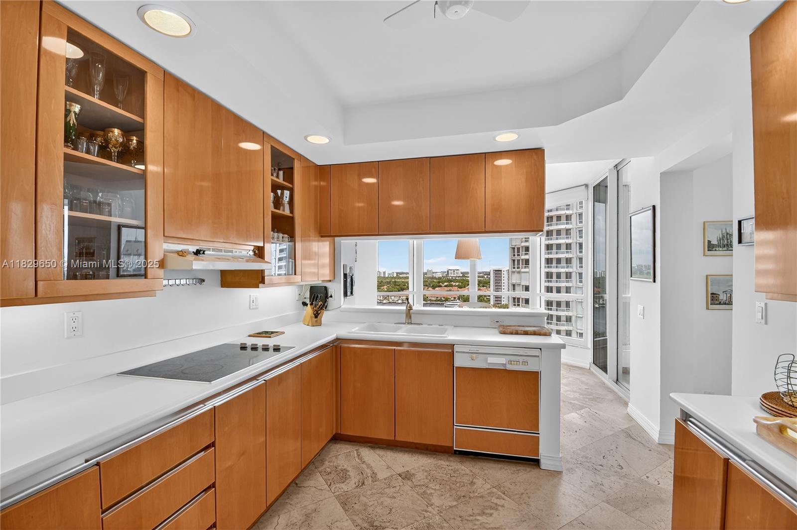 21150 Point Pl #1505 Aventura, FL 33180