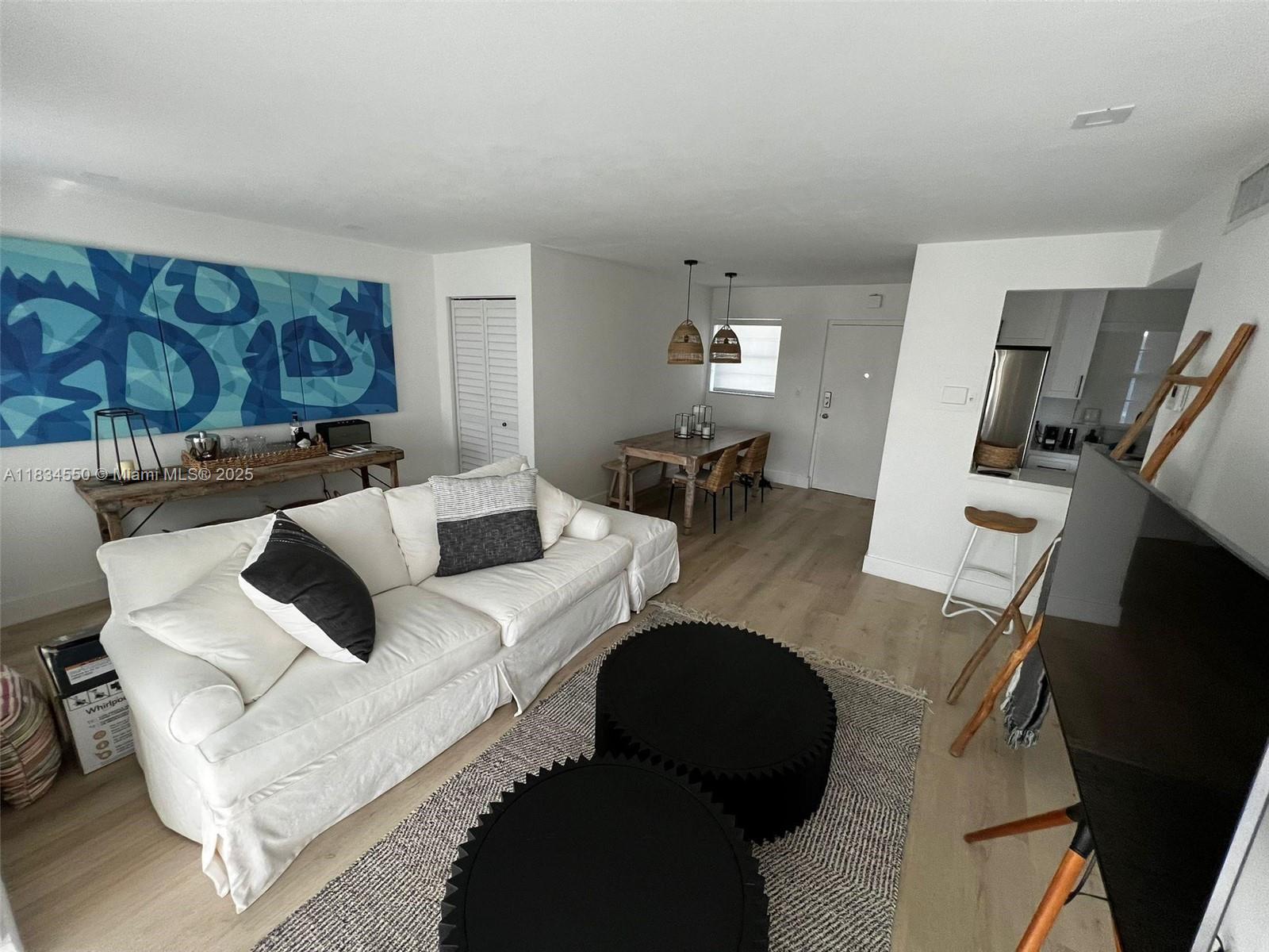 221 Meridian Ave #401
