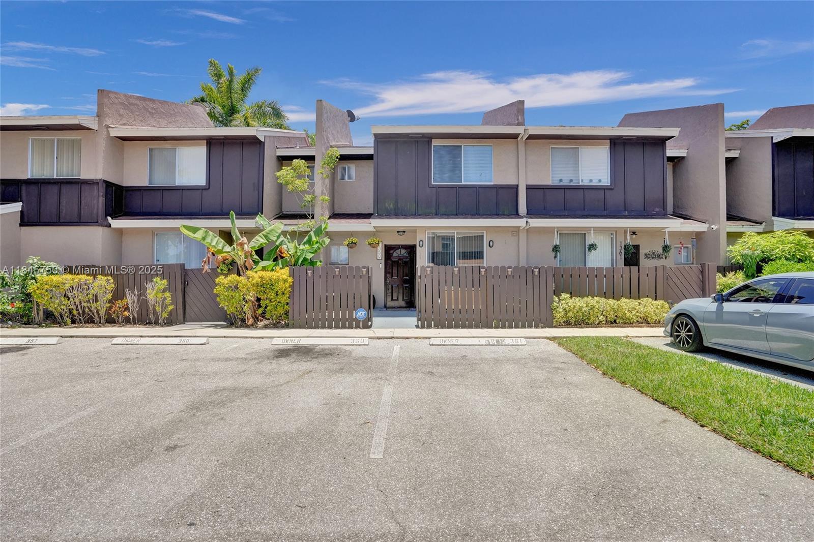 1359 Sussex Dr