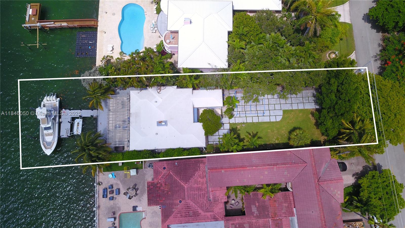 1560 Bay Dr Miami Beach, FL 33141 1560 Bay Dr Miami Beach, FL 33141