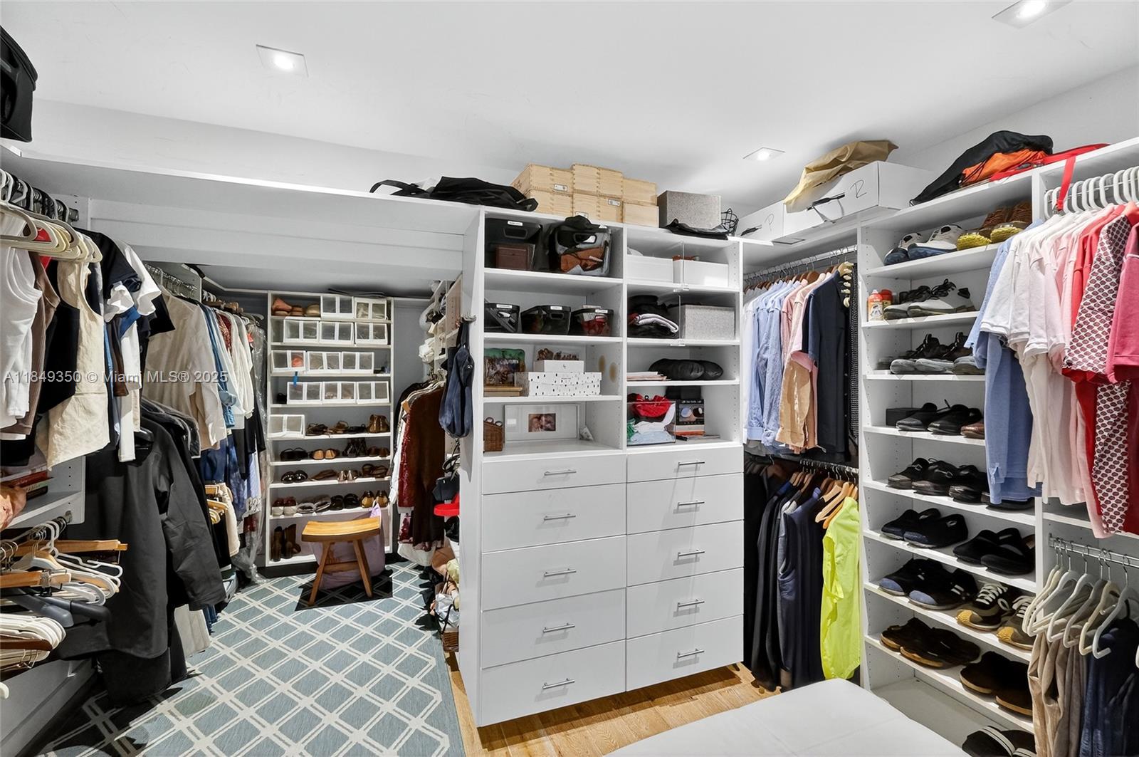 2152 Prairie Ave Miami Beach, FL 33139