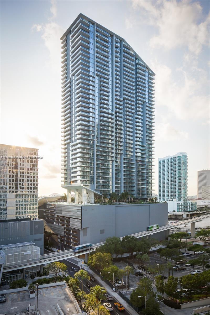 88 SW 7th St #2104