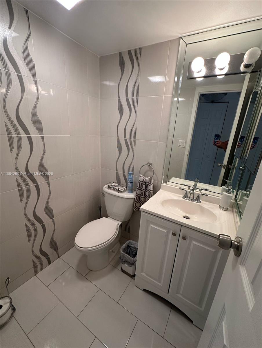 image ARLEN HOUSE EAST10