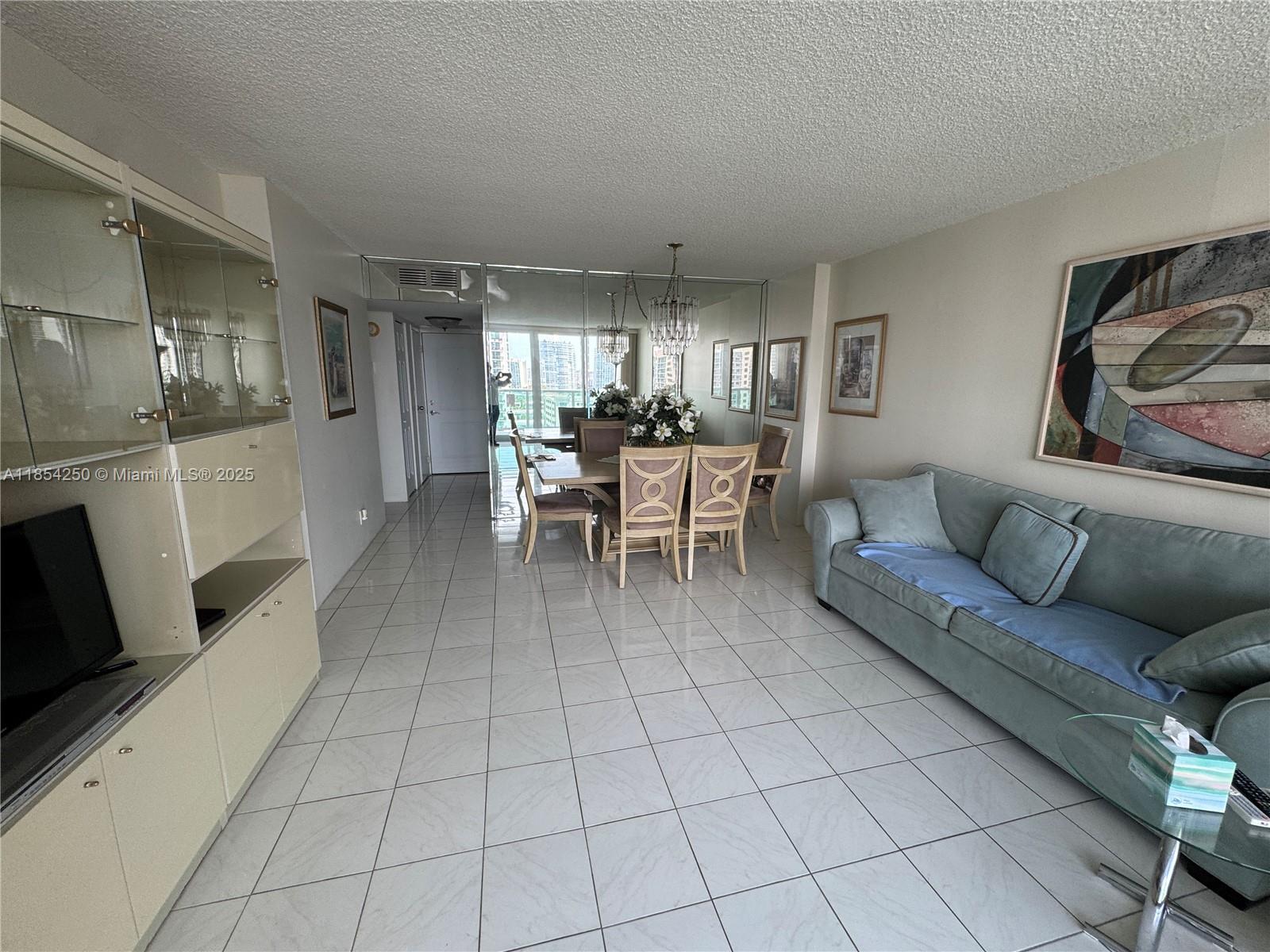 image ARLEN HOUSE EAST11