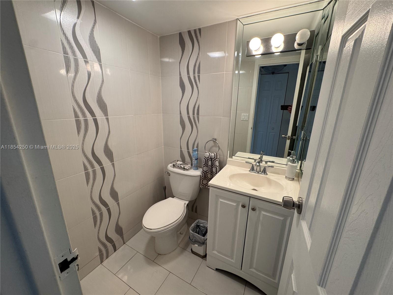 image ARLEN HOUSE EAST18