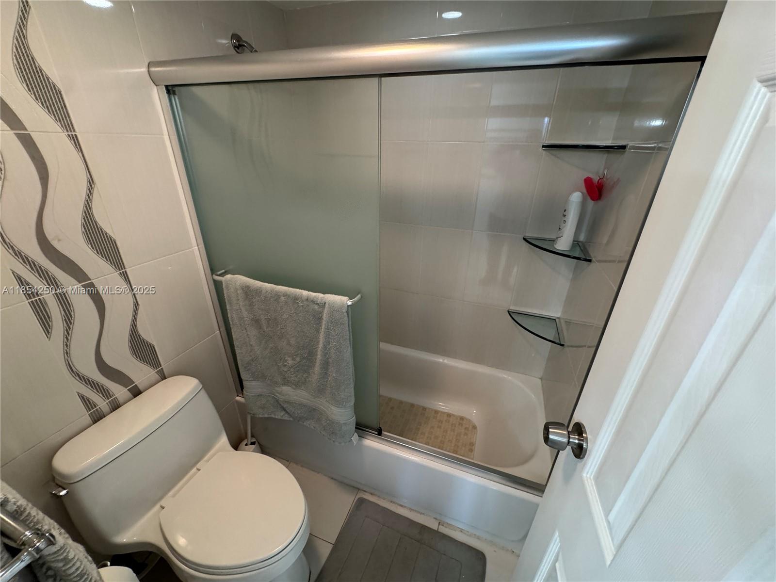 image ARLEN HOUSE EAST19